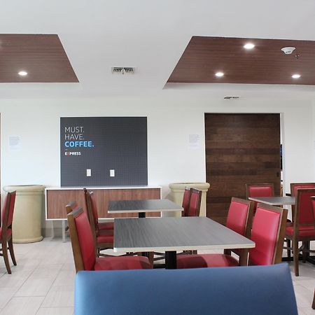 Holiday Inn Express & Suites San Antonio West Sea World Area By Ihg Exterior foto
