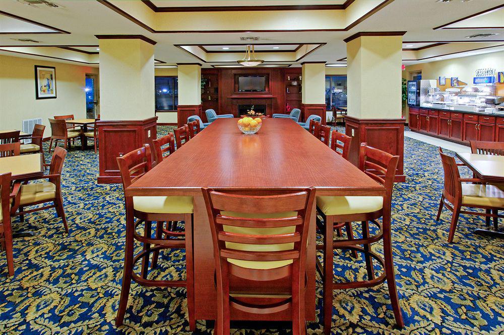 Holiday Inn Express & Suites San Antonio West Sea World Area By Ihg Restaurante foto