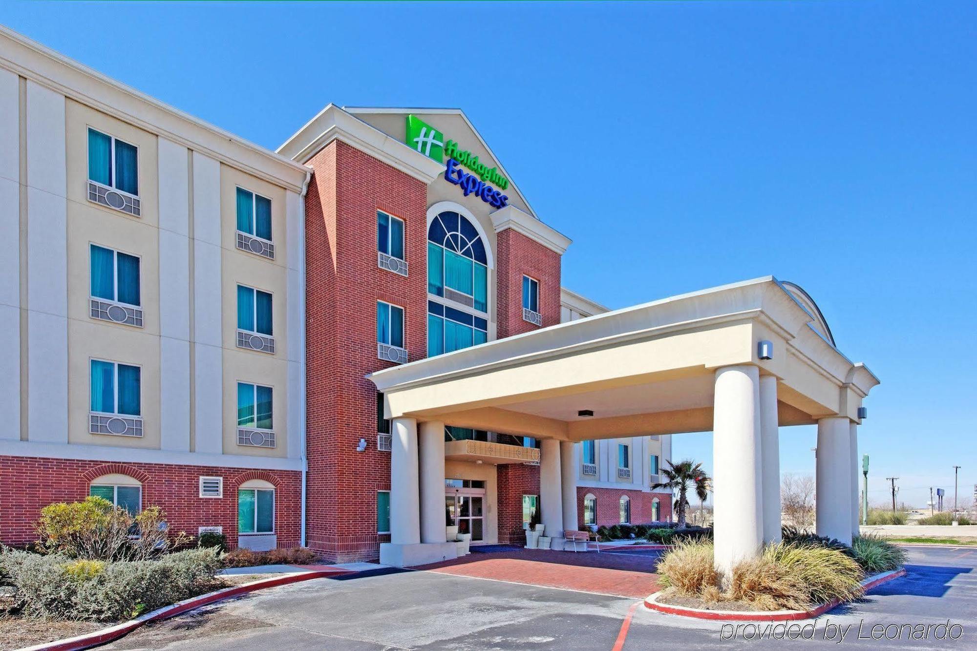 Holiday Inn Express & Suites San Antonio West Sea World Area By Ihg Exterior foto